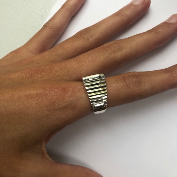 Silver Reflective Ring - Picture 5 of 7